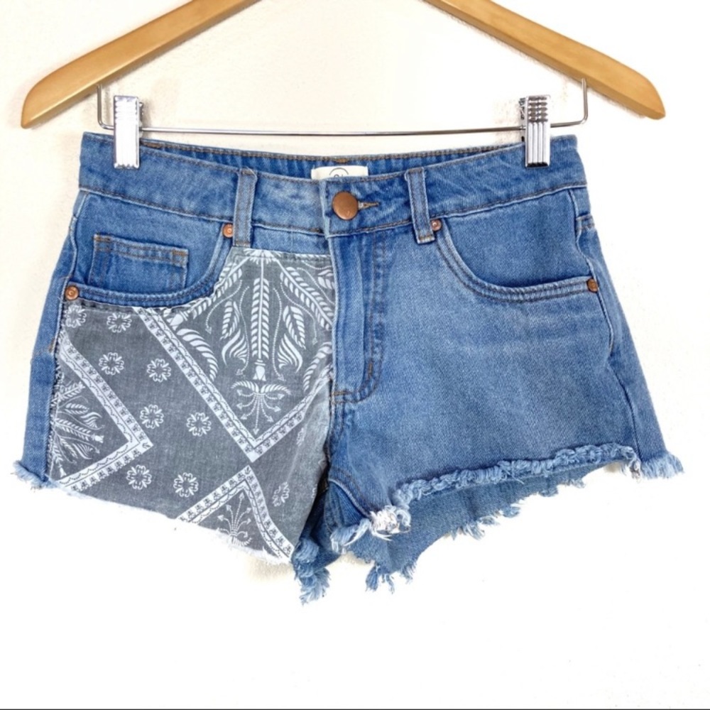 Cotton On Mid Saturday Cut-off Medium Wash Denim Jean Shorts Women’s Sz 2